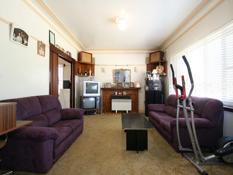 3 Kalymna Grove, Chadstone VIC 3148