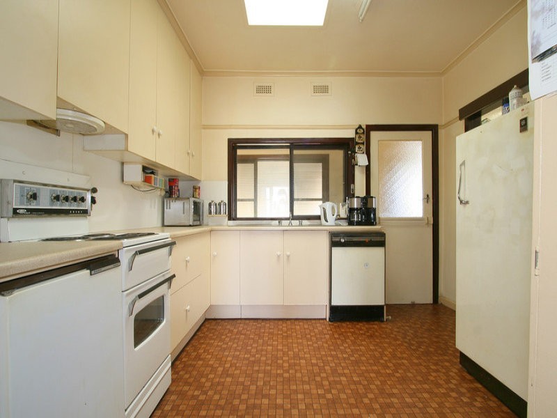 3 Kalymna Grove, Chadstone VIC 3148