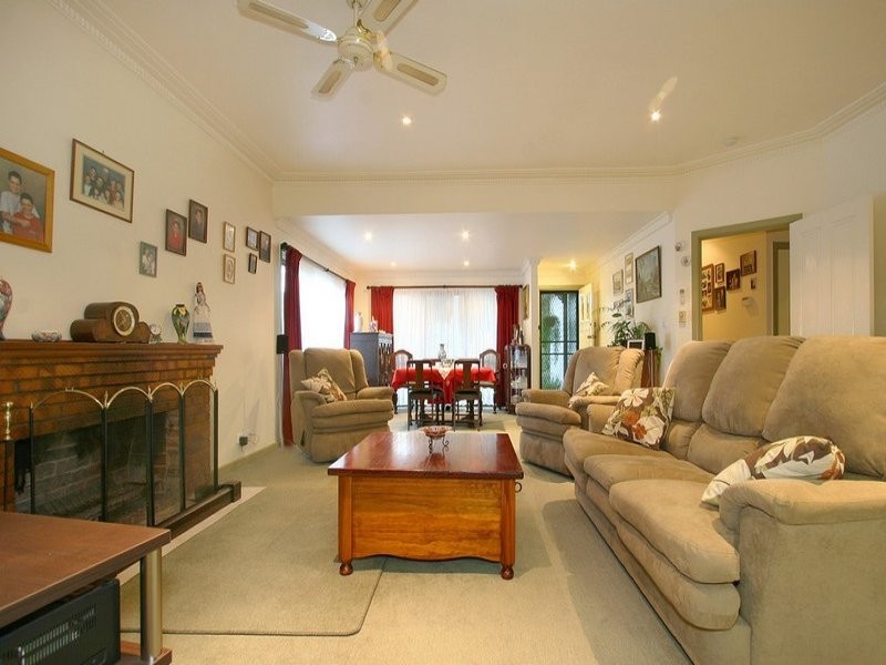 10 Hillcrest Avenue, Chadstone VIC 3148