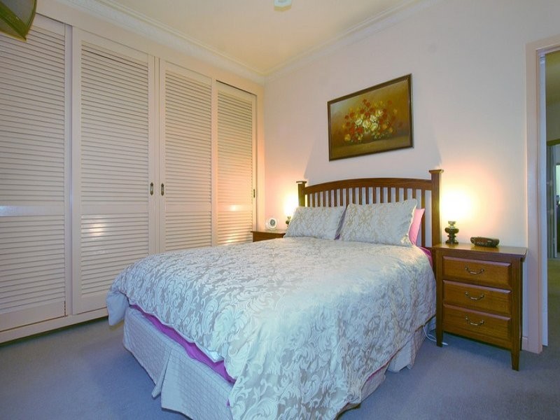 10 Hillcrest Avenue, Chadstone VIC 3148