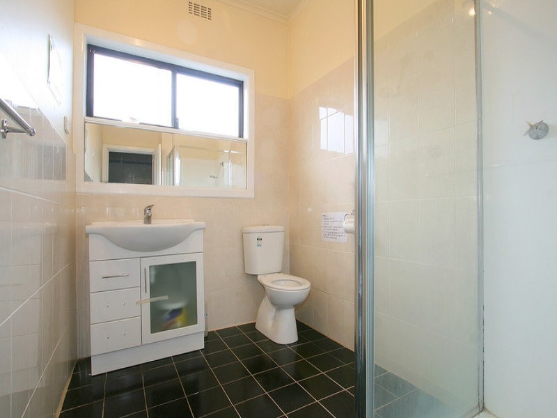 18 Waverley Road, Chadstone VIC 3148