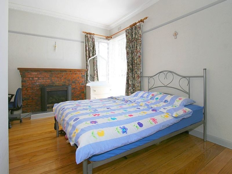 18 Waverley Road, Chadstone VIC 3148