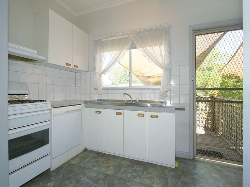 18 Waverley Road, Chadstone VIC 3148