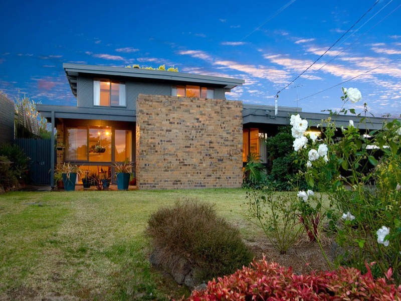 51 Glen Tower Drive, Glen Waverley VIC 3150