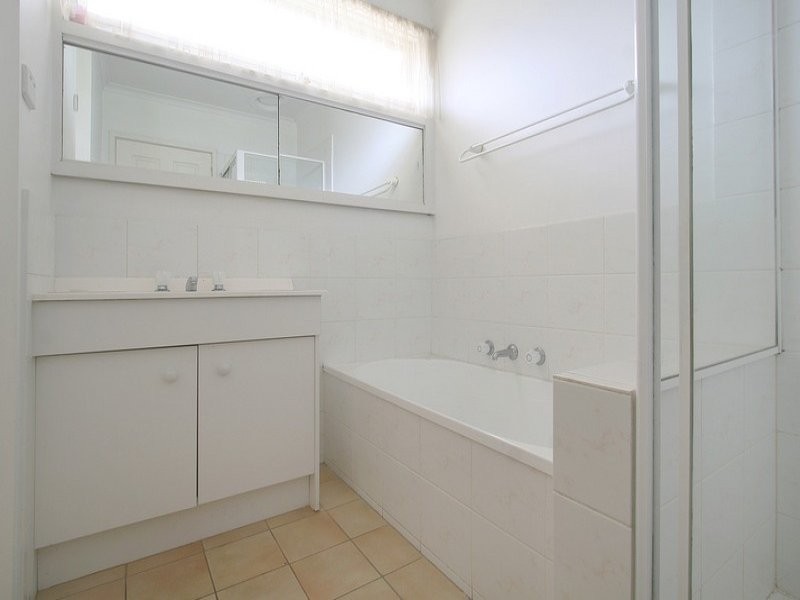 9 Earlwood Street, Dingley Village VIC 3172