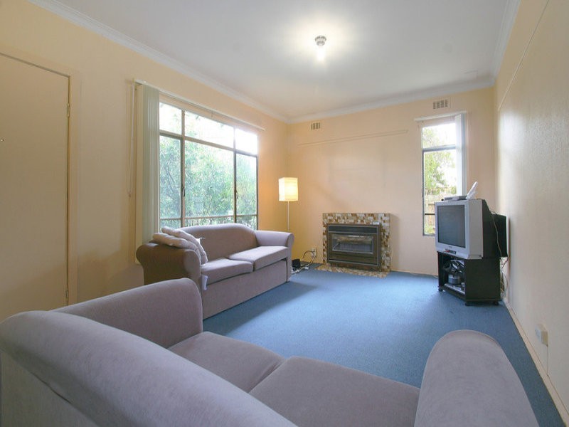 8 Weabra Court, Chadstone VIC 3148