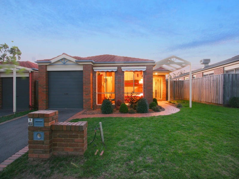 19 Brindalee Mews, Chadstone VIC 3148