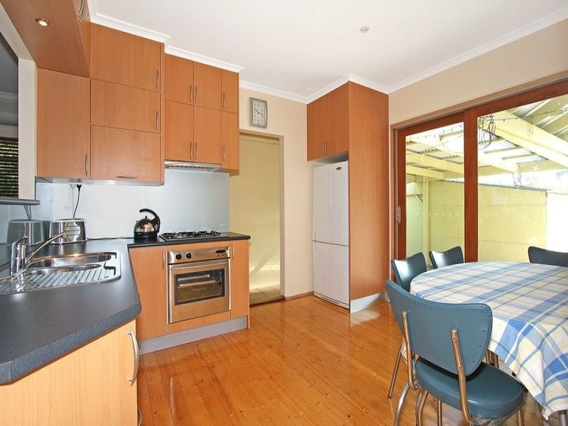 33 Mawarra Crescent, Chadstone VIC 3148