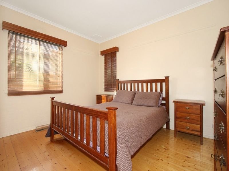 33 Mawarra Crescent, Chadstone VIC 3148