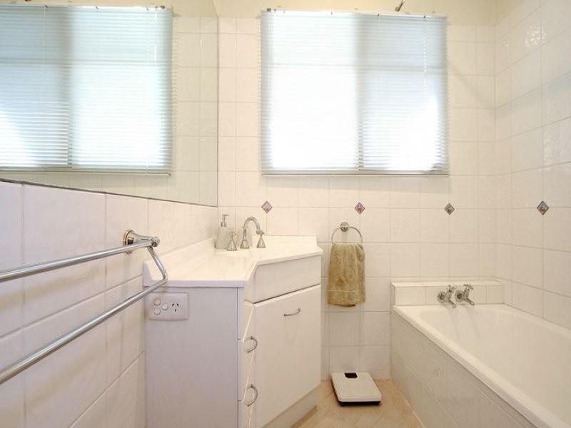 33 Mawarra Crescent, Chadstone VIC 3148