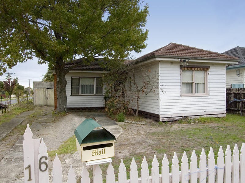 16 Robinson Street, Clayton VIC 3168