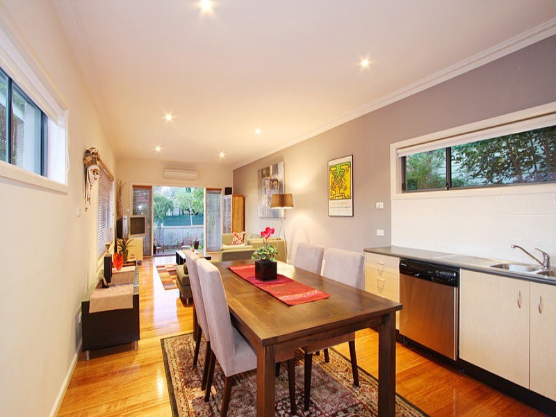72a Carlisle Crescent, Hughesdale VIC 3166