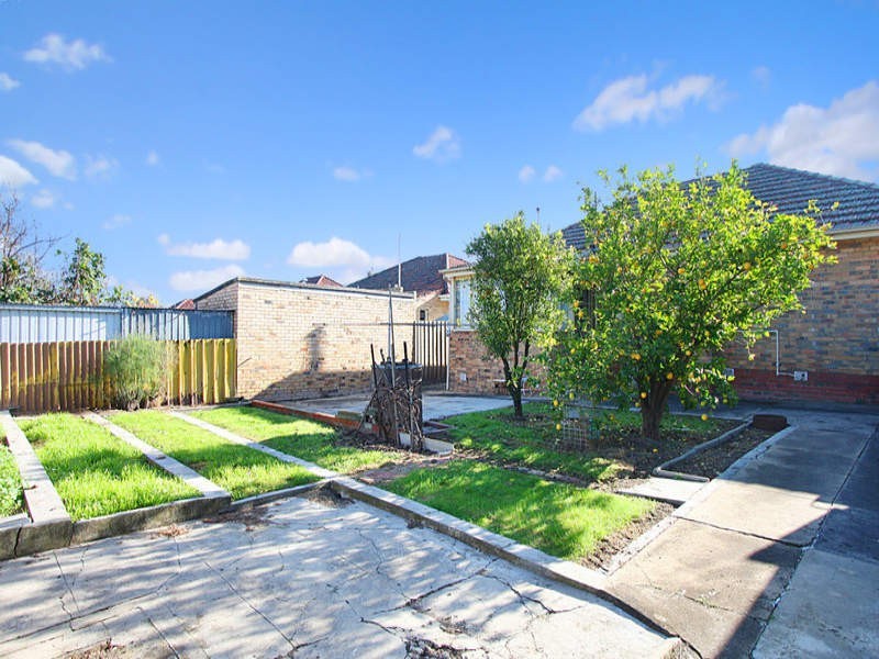 1090 North Road, Bentleigh East VIC 3165