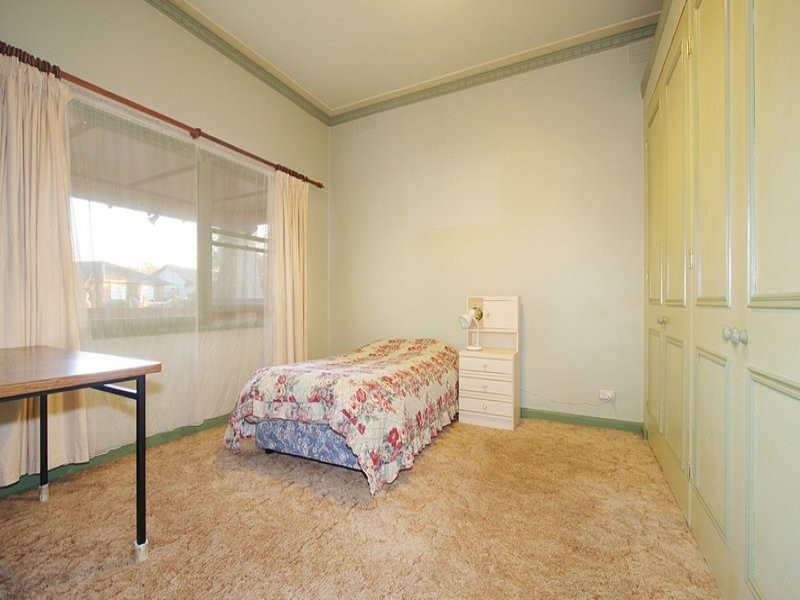 63 Carlisle Crescent, Hughesdale VIC 3166