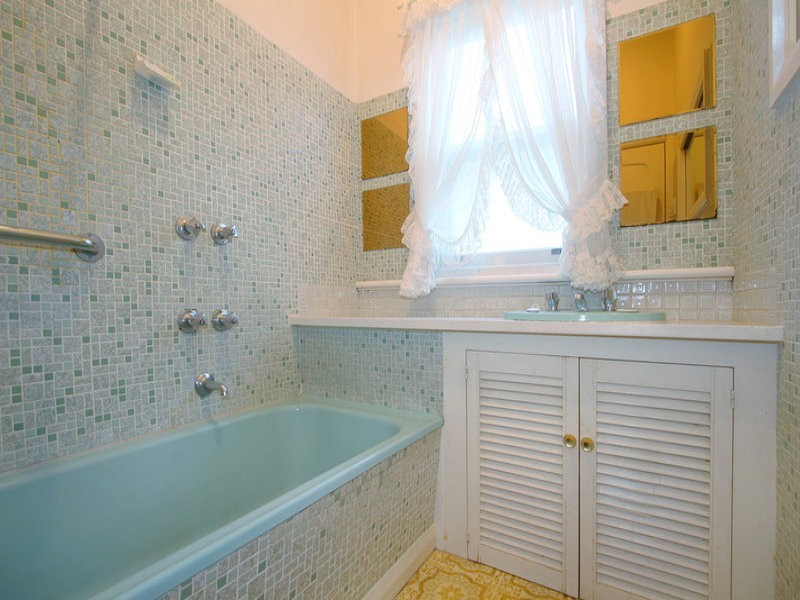 18 Callander Street, Hughesdale VIC 3166