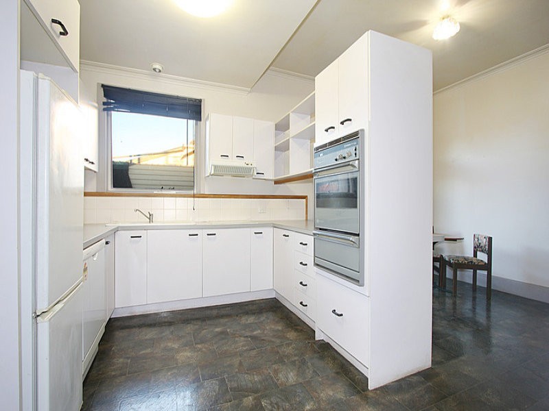 63 Carlisle Crescent, Hughesdale VIC 3166