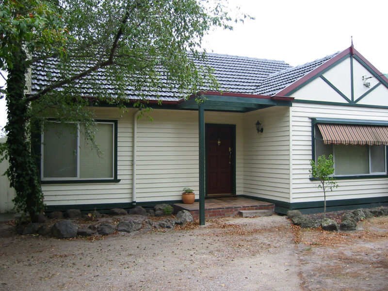 13 Parer Street, Oakleigh VIC 3166