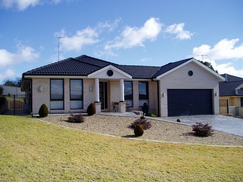 9 Emily Place, Orange NSW 2800