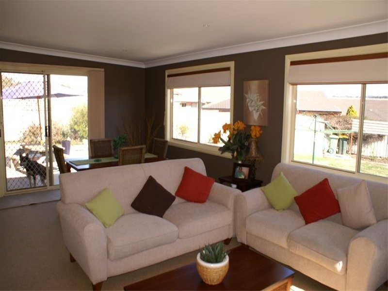 23 Turner Crescent, Orange NSW 2800