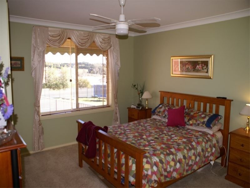 23 Turner Crescent, Orange NSW 2800