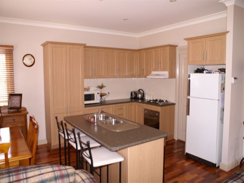 16 Sampson Street, Orange NSW 2800