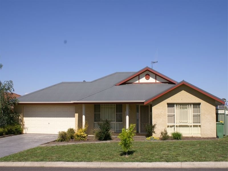 11 Blanche Avenue, Orange NSW 2800