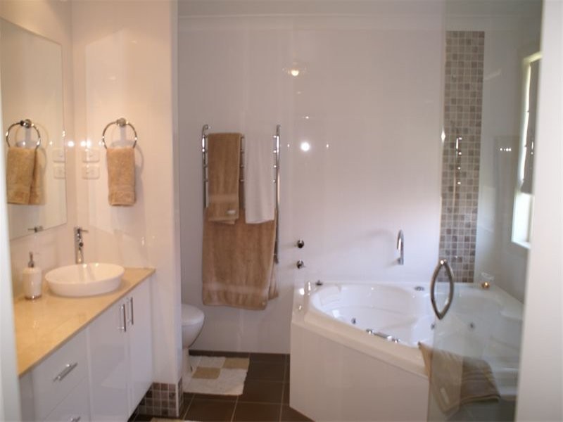 4 Avonlea  Place, Orange NSW 2800