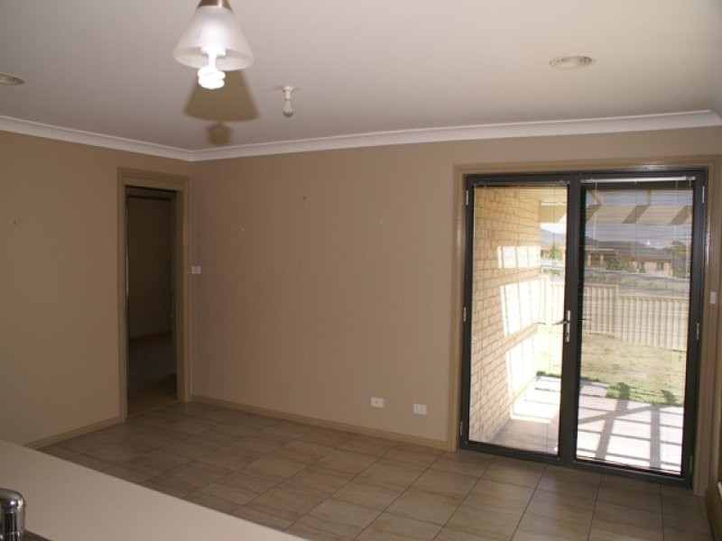 5 Maroney Close, Orange NSW 2800