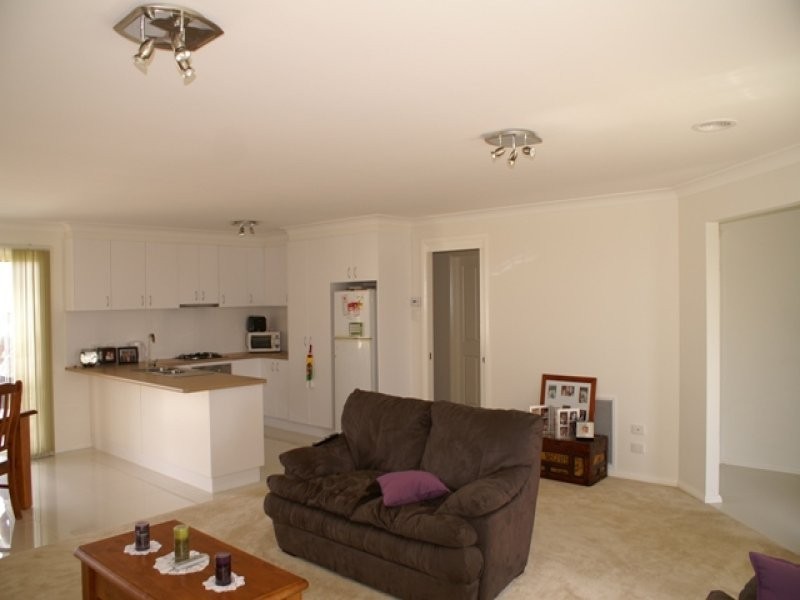 2 Jade Avenue, Orange NSW 2800
