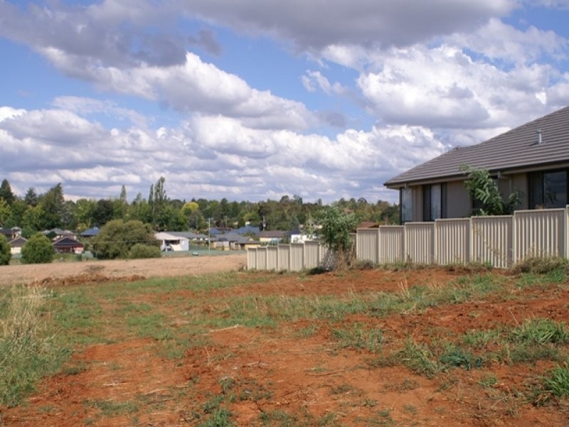 25 George Weily Place, Orange NSW 2800