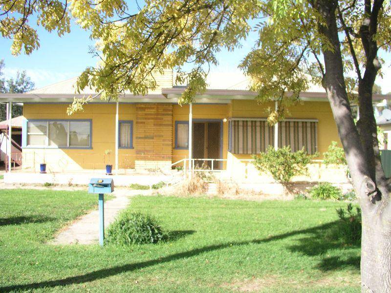 8 Bletchington Street, Orange NSW 2800