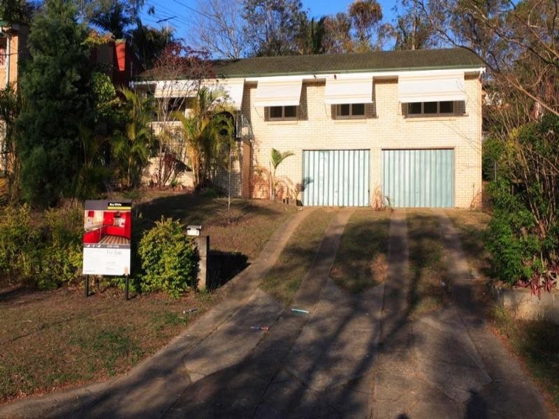 7 Dumbarton Drive, Kenmore QLD 4069