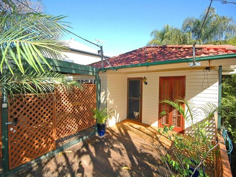 23 Rosalie Street, Bardon QLD 4065