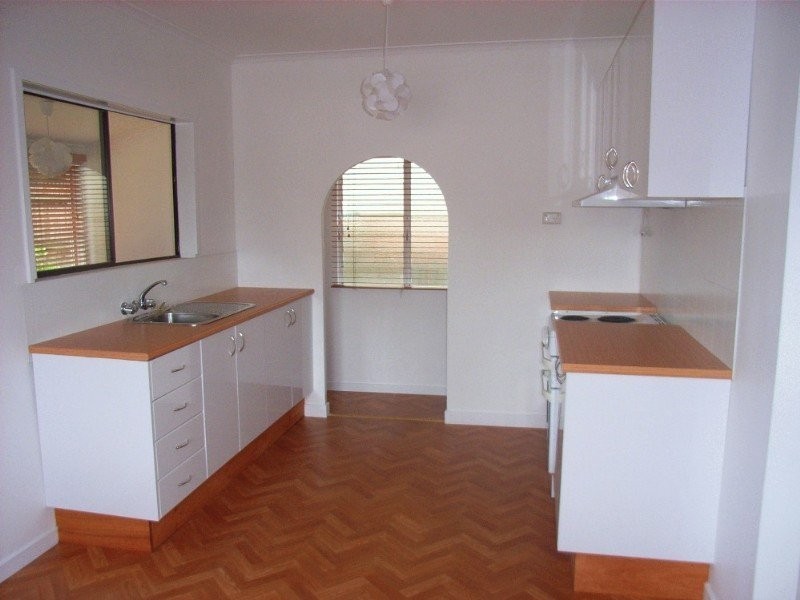 90 Windsor Road, Red Hill QLD 4059