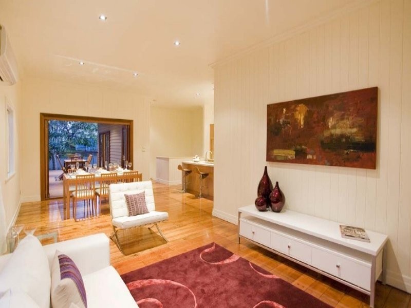 36 Forbes St, West End QLD 4810