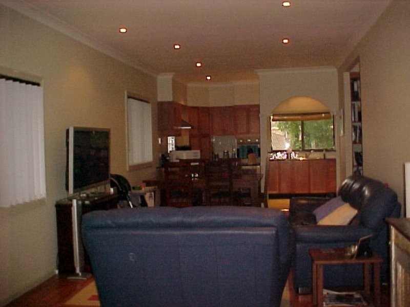 28 Harcourt Ave, East Hills NSW 2213