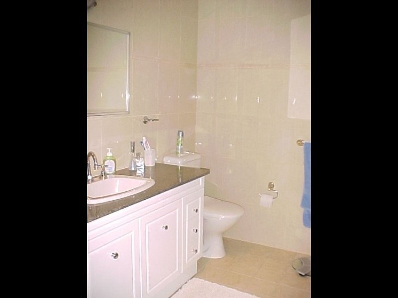 28 Harcourt Ave, East Hills NSW 2213