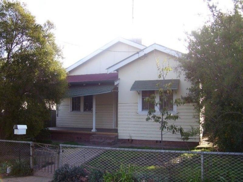 6 Welcome St, Parkes NSW 2870