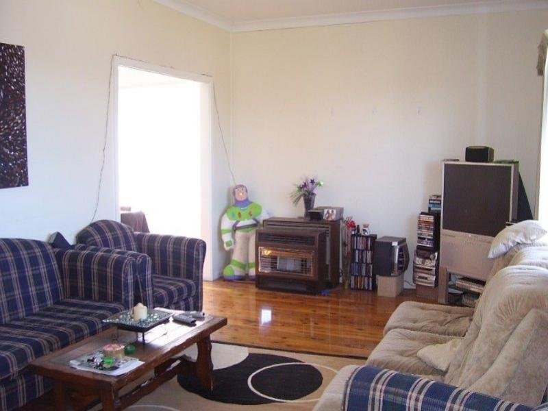 8 Panorama Cres, Parkes NSW 2870