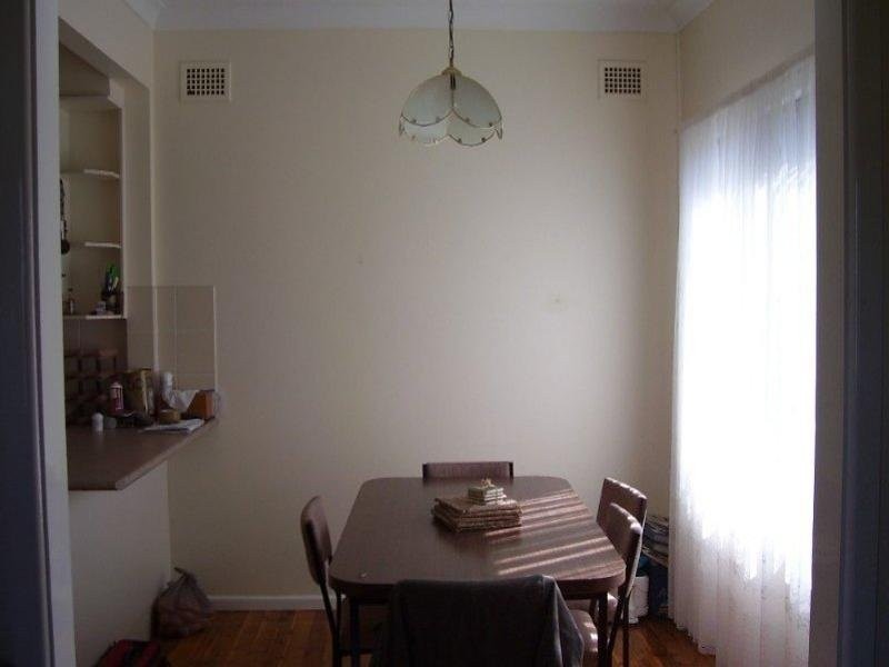 8 Panorama Cres, Parkes NSW 2870