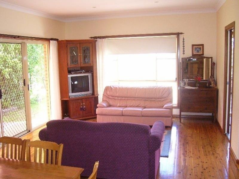 1 Hedgerow Ave, Parkes NSW 2870