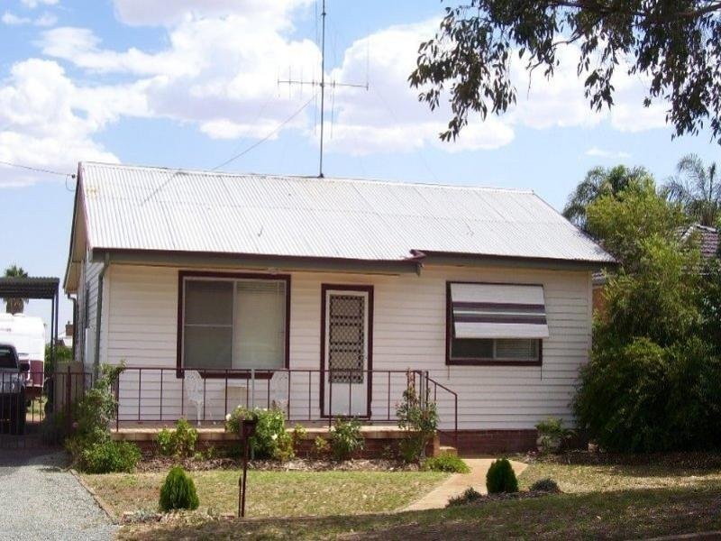 7 Tichborne Street, Parkes NSW 2870