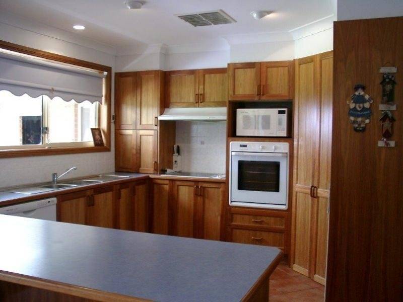 10 Cobden Place, Parkes NSW 2870