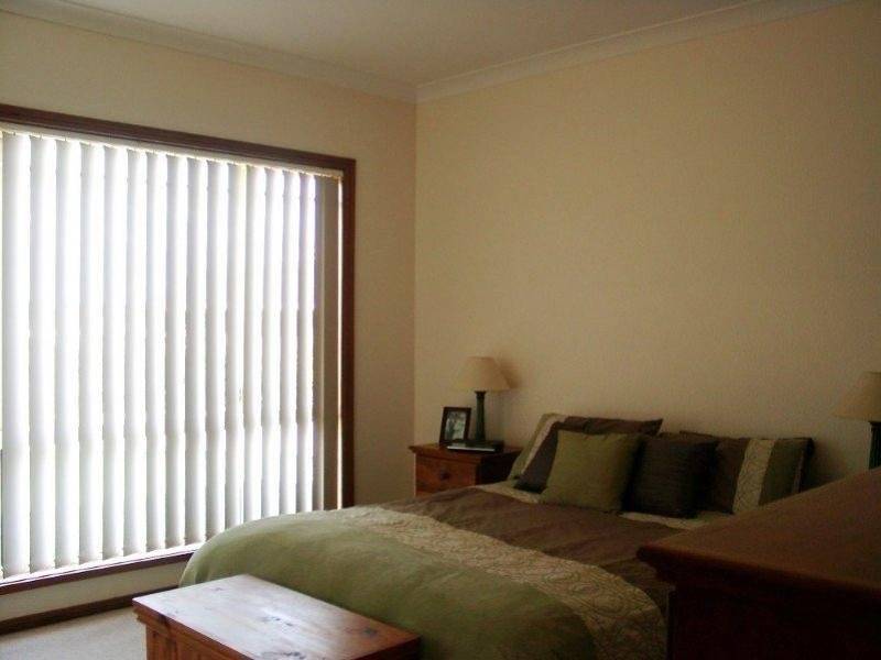10 Cobden Place, Parkes NSW 2870