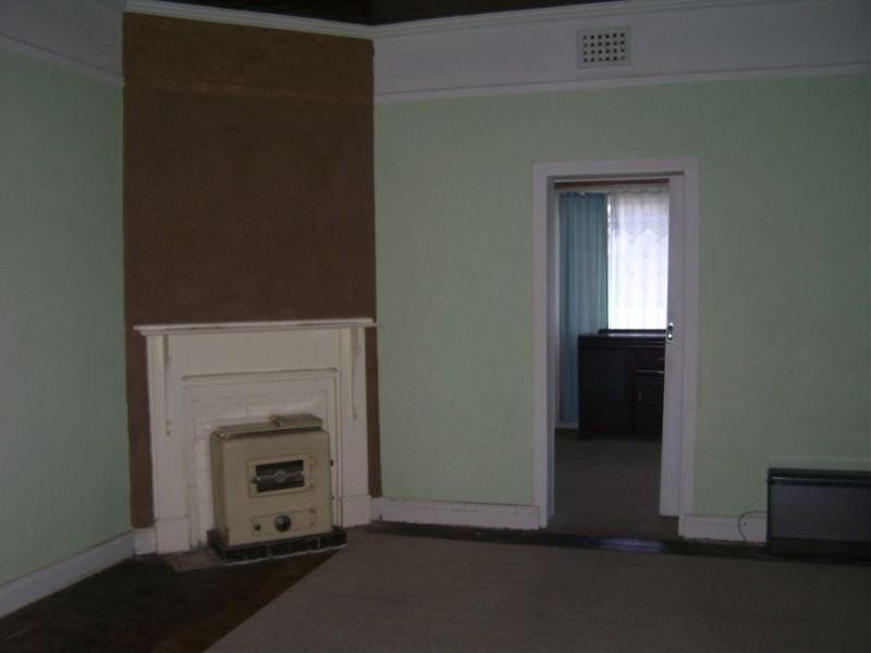 10 May Street, Parkes NSW 2870