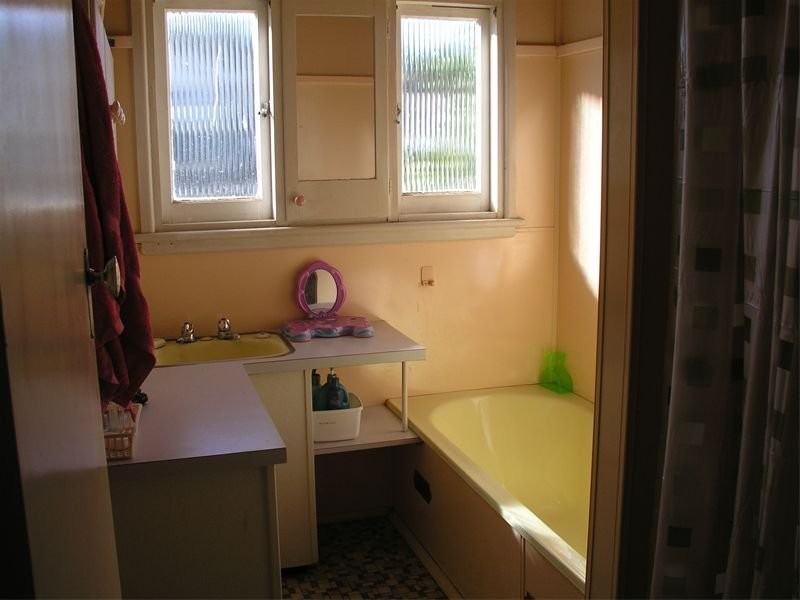 1 Wattle Street, Parkes NSW 2870