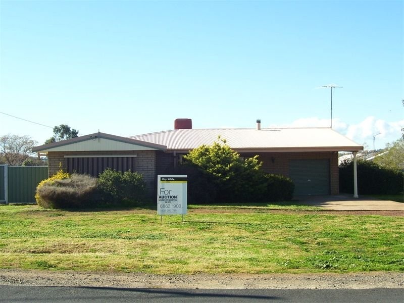 4 Best Street, Parkes NSW 2870