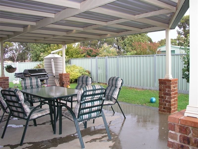 17 Golden Bar Drive, Parkes NSW 2870
