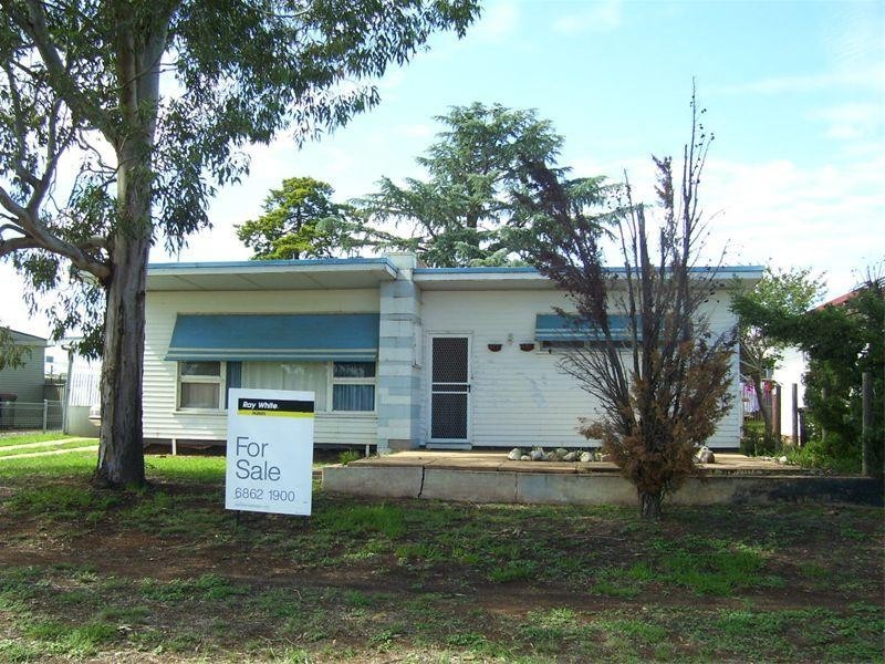 3 Brolgan Road, Parkes NSW 2870