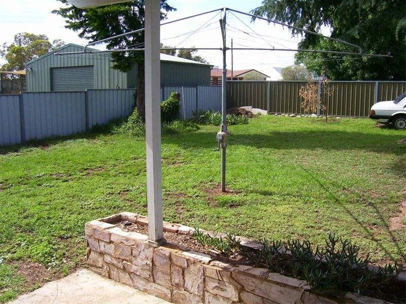 3 Brolgan Road, Parkes NSW 2870